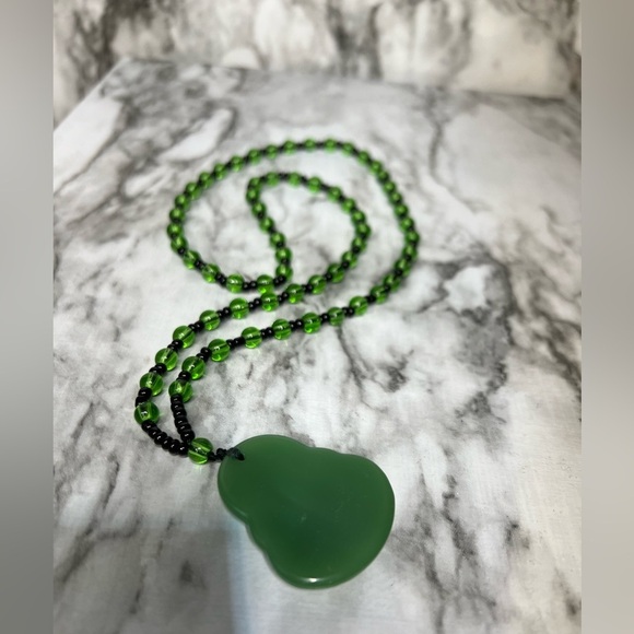 JADE Green Hand Carved Maitreya Buddah Pendant Necklace - Picture 5 of 9